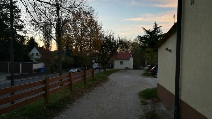 Run, Fatboy, Run (465): Schnell, noch kurz vor der Dunkelheit nach Hause...