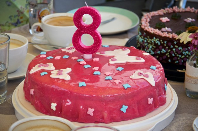 ...und eine sommerliche Torte mit Marzipandecke