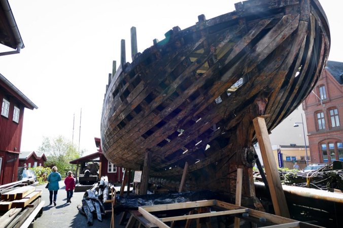 ...unter anderem das Expeditionsschiff Feuerland...