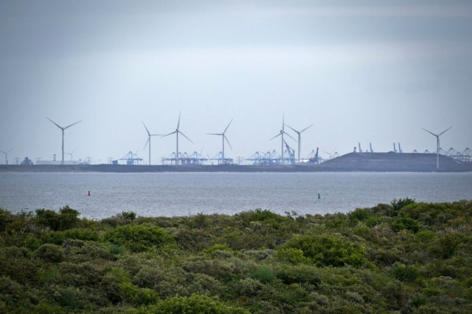 ...und Richtung Rotterdam Hafen, den wir am zweiten Tag besuchen sollten