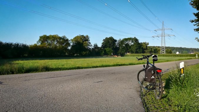 Herrlich in den Sonnenaufgang radeln