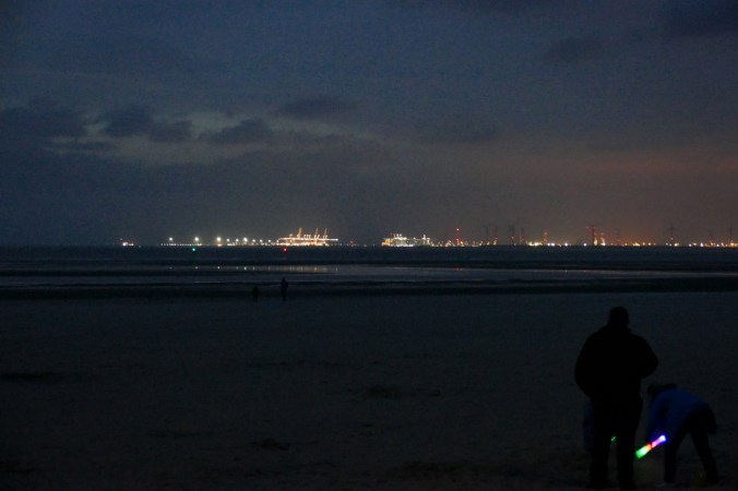 Der Hafen Rotterdam in stimmungsvoller Beleuchtung
