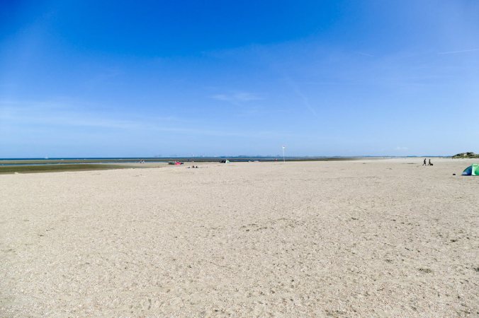 Hier kann man wirklich meilenweit am Strand spazieren gehen