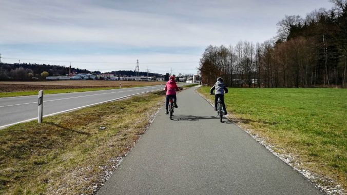 Mit ihren neuen Rädern sind die Kids nun deutlich schneller als ich...