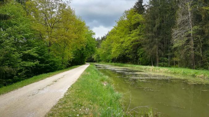 Dunkle Wolken über dem Alten Kanal