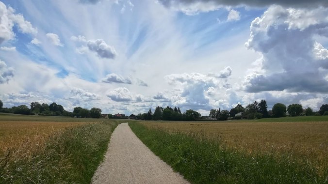 Wolkenspiele über meiner Laufstrecke