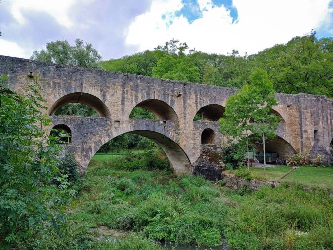 Die imposante Doppelbrücke (Tauberbrücke)