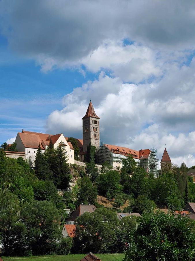 Ein erster Blick auf die Klosterburg Kastl