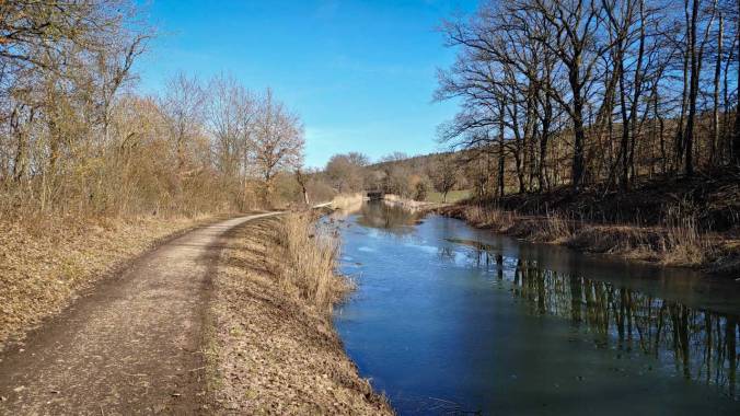 Knackig frisch, aber herrlicher Sonnenschein am Alten Kanal