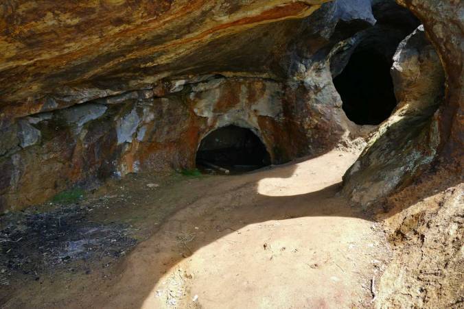 Eingänge zum Bergwerk des Silberbergs