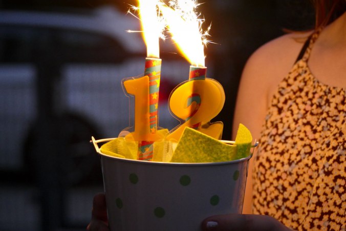 Als es langsam dunkel wurde, haben wir noch die 12 gezündet