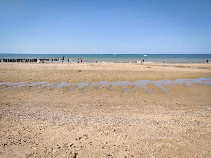 Die Sicht aus unserer Strandmuschel auf die Sandburg