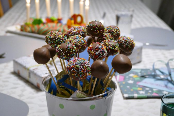 Das Zappelinchen hat leckere Cake-Pops gezaubert