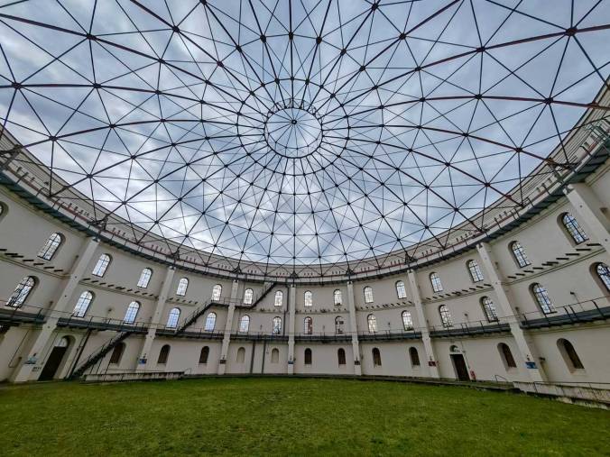 Ein alter Gasspeicher (in einem solchen ist auch das Panometer selbst untergebracht)