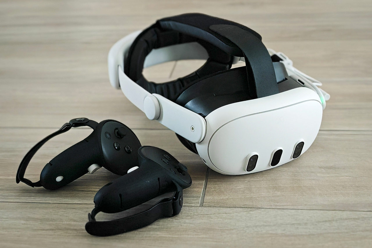 Die Meta Quest 3 samt Touch-Plus-Controller