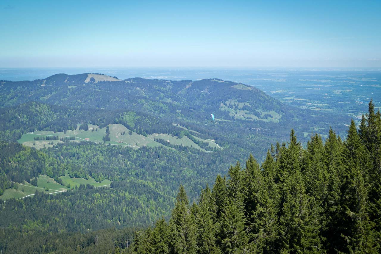 Wer entdeckt den Paraglider auf dem Foto?