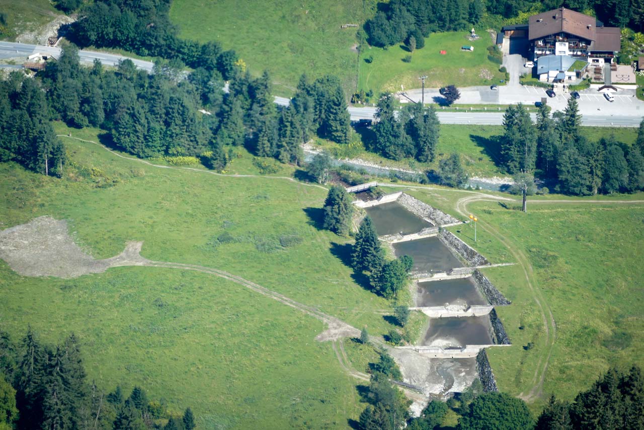 Die Staustufen oberhalb der Kapruner Ache aus großer Höhe