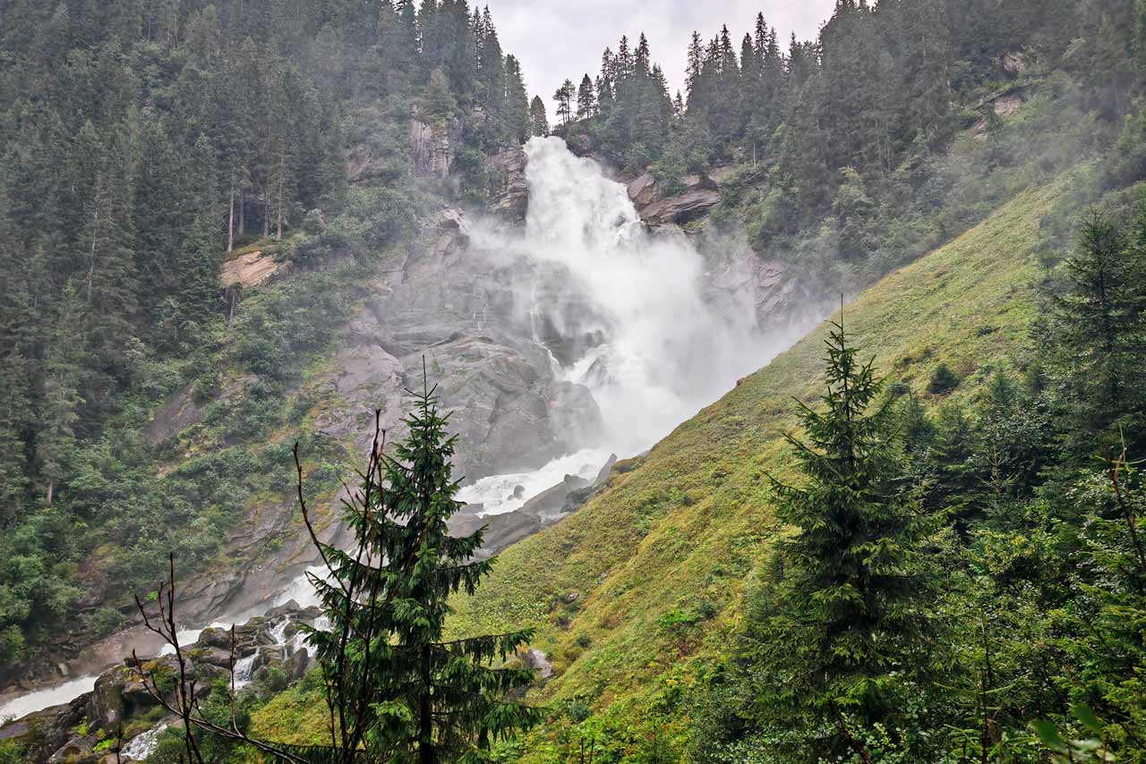 Die Krimmler Wasserfälle aus der Ferne