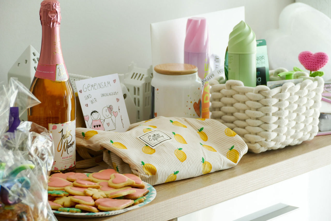 Viele tolle Geschenke (der Sekt war natürlich für uns Eltern)