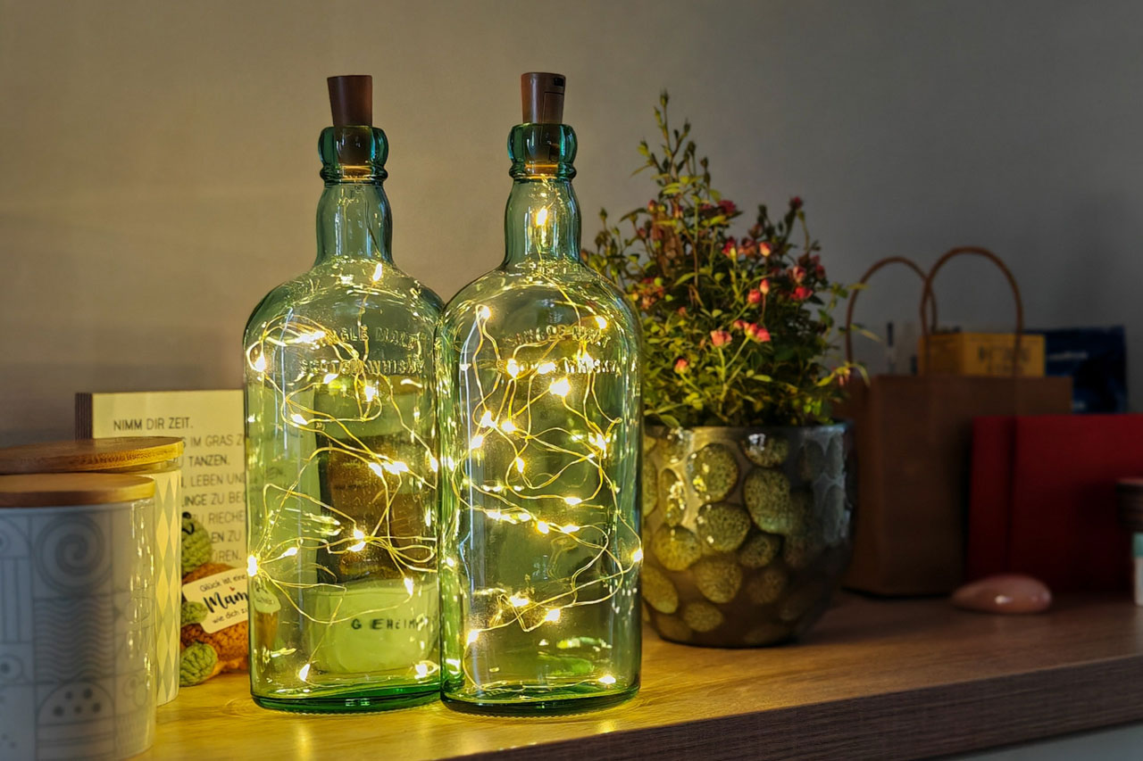 Zwei Whisky-Flaschen, die ich zu Lampen upgecycelt habe