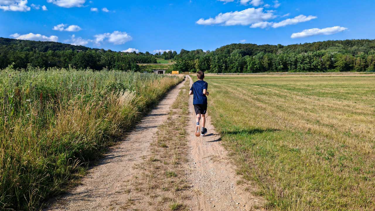 Der zweite Lauf heute, dieses Mal mit dem Junior (musste ganz schön kämpfen, hinterher zu kommen)