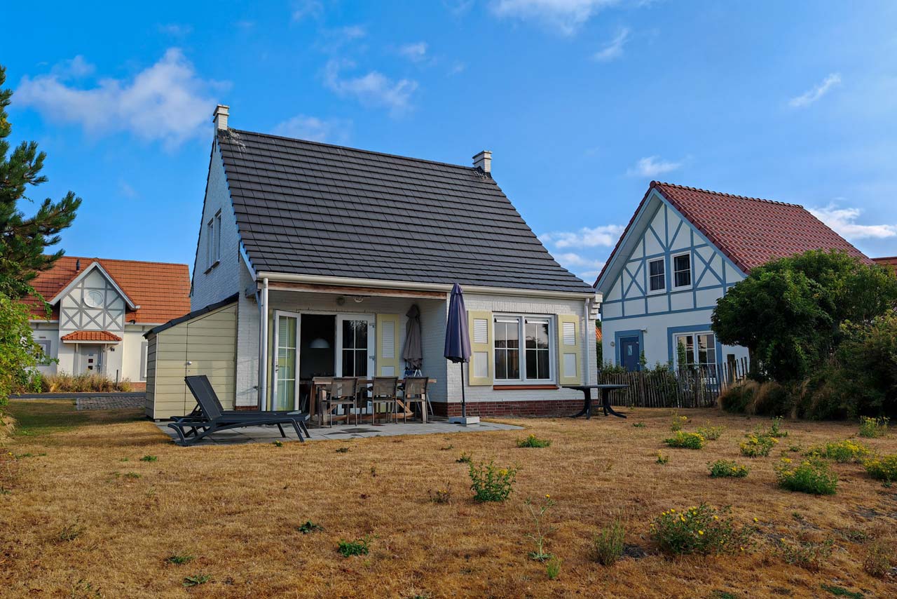 Unser Ferienhaus auf dem verbrannten Rasen