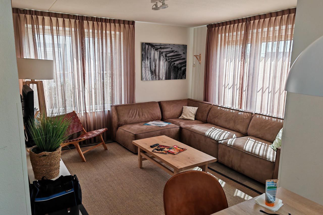 Das gemütlich eingerichtete Wohnzimmer