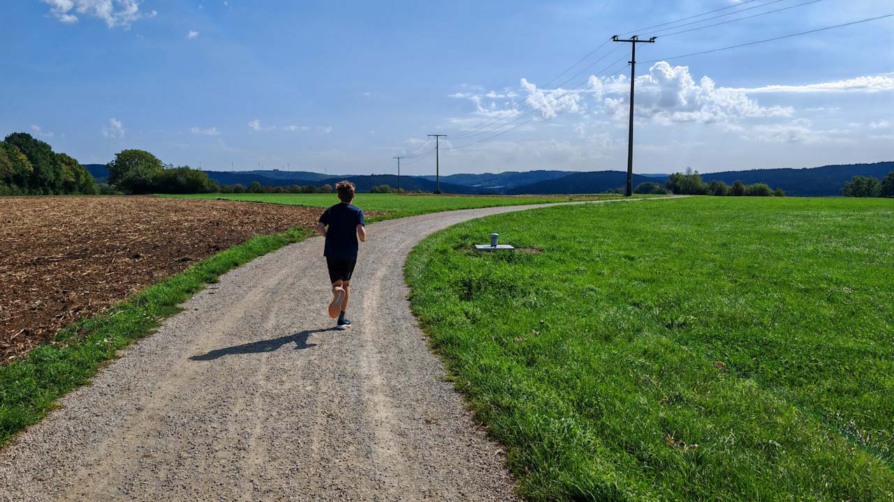 Die ersten 5 km der letzten(?) Hitzeschlacht des Jahres in bester Begleitung